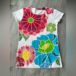 Desigual girls T- Shirt size 11/12. So fun and colourful. Excellent condition.